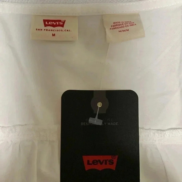 Levi’s Women’s Blouse,Size M. Perfect for Summer❣️ - Picture 2 of 3